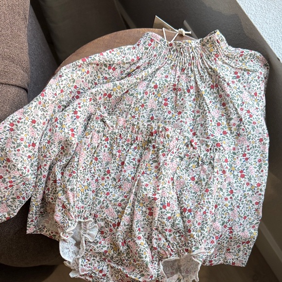 Zara Floral Baby Outfit with bloomers - Picture 3 of 6
